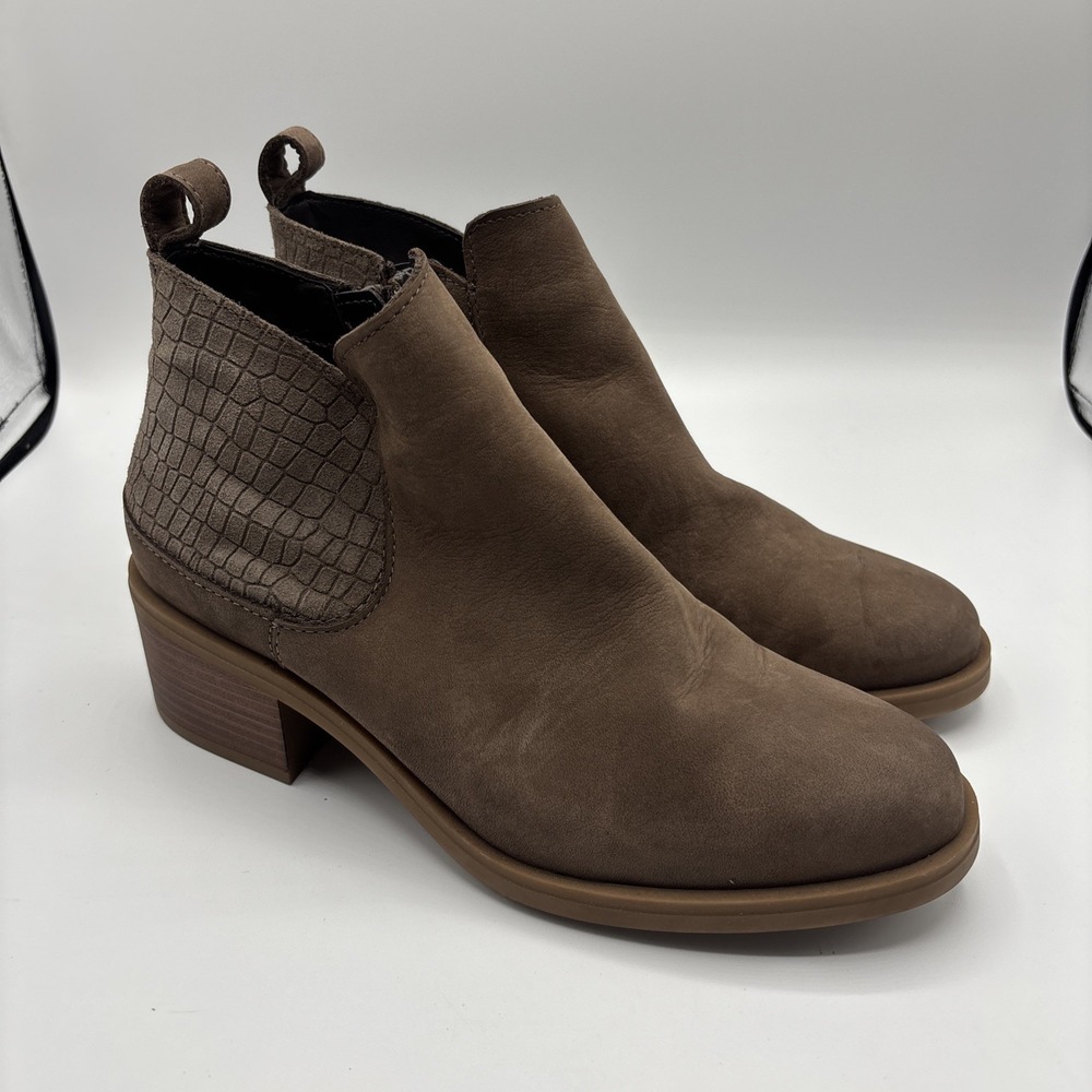 Clarks‎ Memi Zip Leather Taupe Nubuck Women's Dress Boots Size 8M